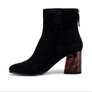DOLCE VITA Vidal Bootie. Color Black.